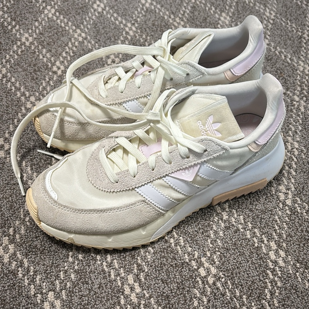 Adidas Retropy F2 Women's Shoes SIZE 9 OFFWHITE / ALMOST PINK GW9408